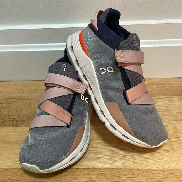 On Clounova Wrap Low Top Sneakers - Picture 3 of 10